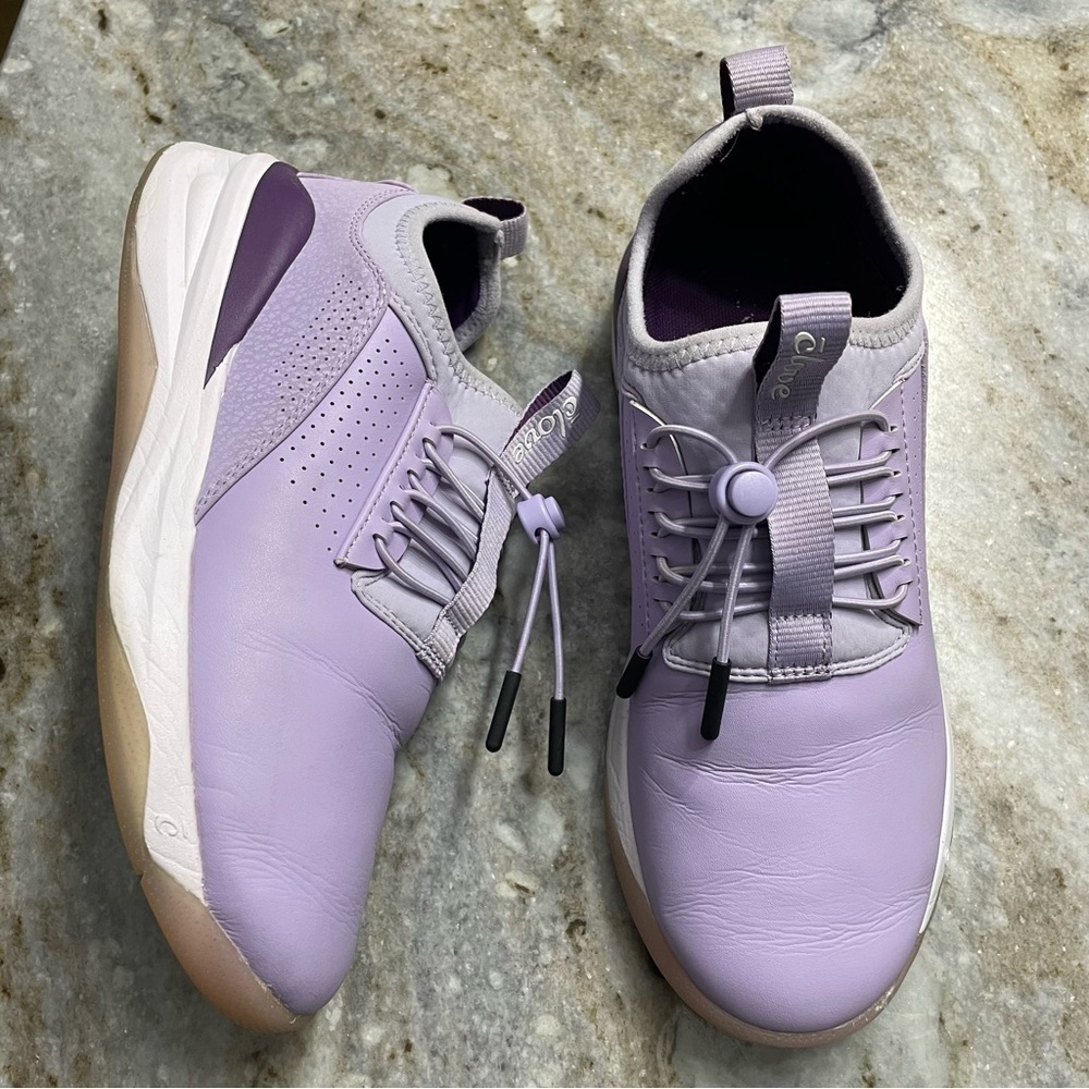 Clove Classic Nursing Sneakers Lavender Women’s 7.5